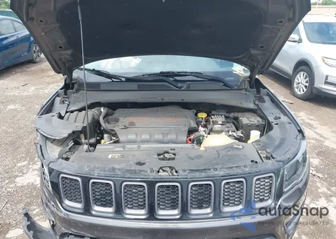 2018 Jeep Compass Trailhawk 4X4 z USA, uszkodzony, nr VIN 3C4NJDDB7JT135762